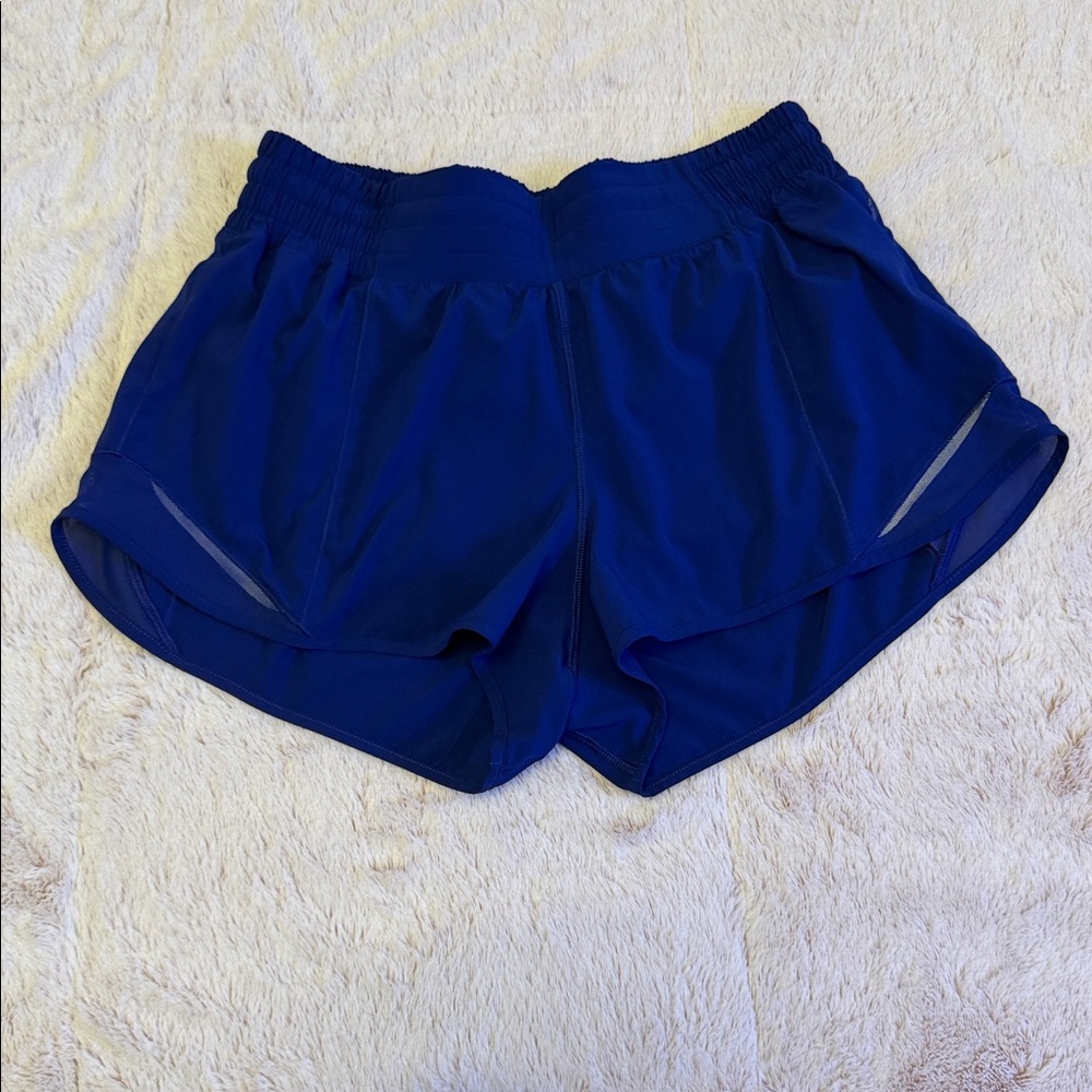 Lululemon Hotty Hot High-Rise Lined Short 2.5"